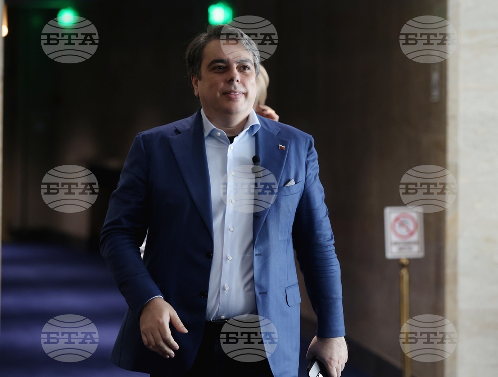 Народно събрание - ПП-ДБ - брифинг - Асен Василев