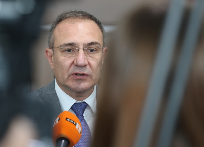 BSP for Bulgaria Will Make Sure Regular, Expert Cabinet Is Formed If They Receive Third Exploratory Mandate - Socialists' Floor Leader