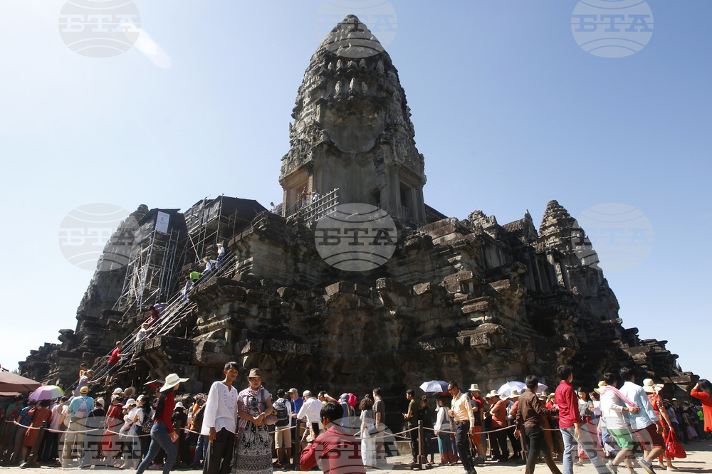 Археолози ще реставрират кула на храм в Ангкор