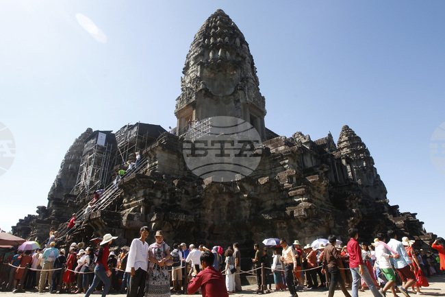 Археолози ще реставрират кула на храм в Ангкор