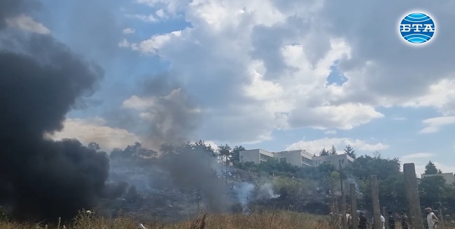 Пожар гори до Дома за медико-социални грижи за деца „Майка и дете“ в Стара Загора