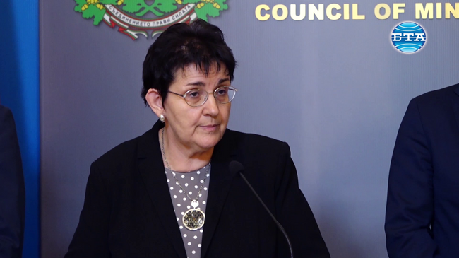 Готвим промени в Закона за обществени поръчки за закупуване на специализирана техника с директно договаряне, заяви Людмила Петкова