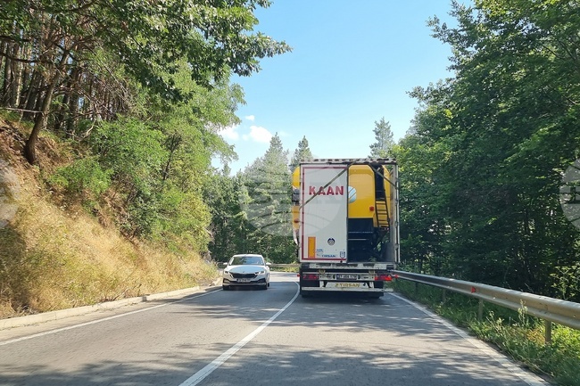 МВР ще организира по максимално ефективен начин движението през прохода Петрохан, каза министър Даниел Митов