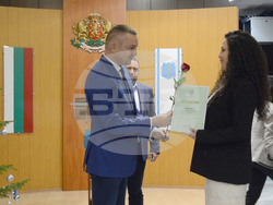 Снимка: Община Варна - Наградиха млади учители за мотивиран старт в професията