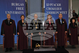 Бургас - БСУ - церемония по връчване на дипломи