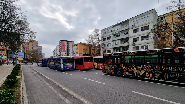 Протестиращите в Скопие превозвачи оттеглят автобусите си от улиците, за да отворят пространство за диалог