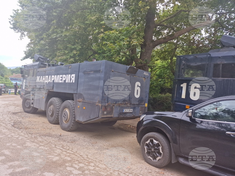 Планина Славянка - границата с Гърция - пожар