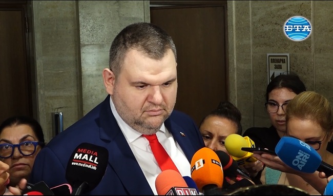 Парламентът на практика не работи, време е да вървим на избори, заяви Делян Пеевски