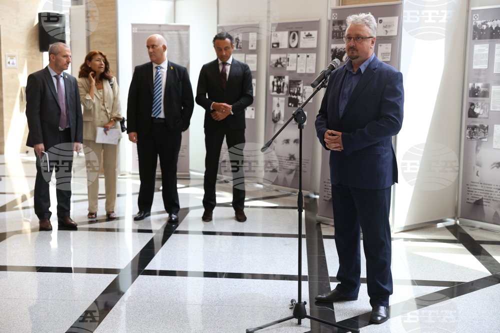 Народно събрание - фотодокументална изложба „Праведникът Димитър Пешев“