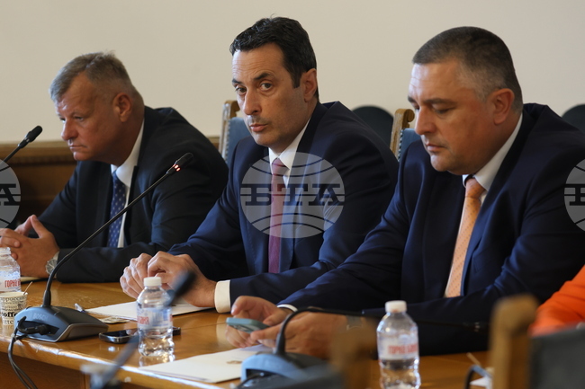 Парламент - Комисия по транспорт и съобщения