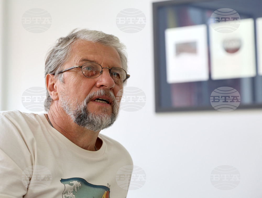 Украинският художник Константин Калинович открива първата си самостоятелна изложба в България във варненска галерия