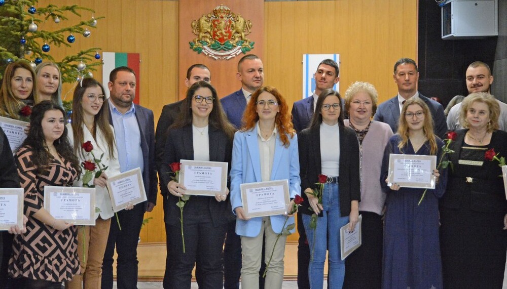 Община Варна: 20 студенти получиха награди за отлични резултати