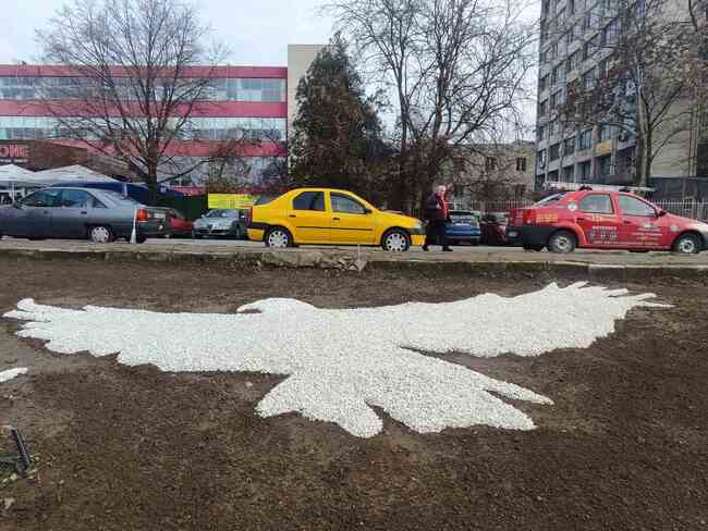 Община Благоевград: Емблемата на футболен клуб „Пирин“ изгря на кръстовището при бул. „Димитър Солунски“ и ул. „Александър Стамболийски“