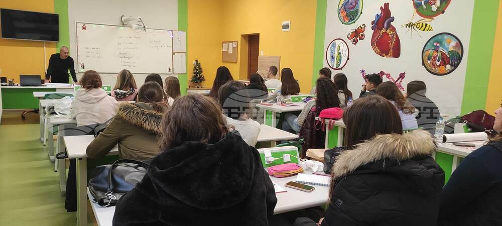 Агресията в училище е разглеждана в лекция част от Образователната програма на Окръжния съд в Търговище