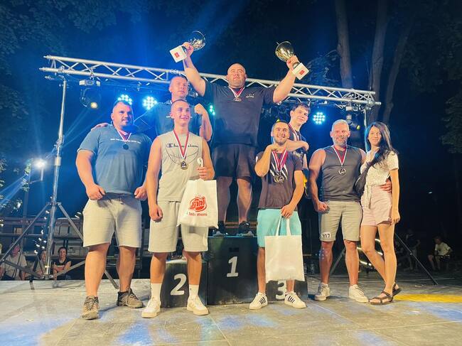 Община Банско: Дъжд от медали и силно представяне на състезателите от Гризли Армспорт Банско