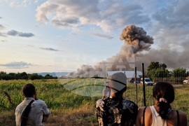 Елин Пелин - пожар - склад за фойерверки
