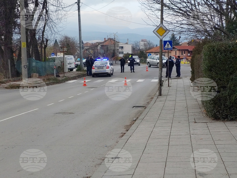 Момче на 14 години пострада след произшествие с автопатрулен автомобил в Кюстендил