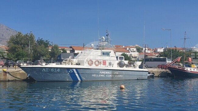 Почти 120 мигранти бяха открити само за часове при три различни случая в Гърция