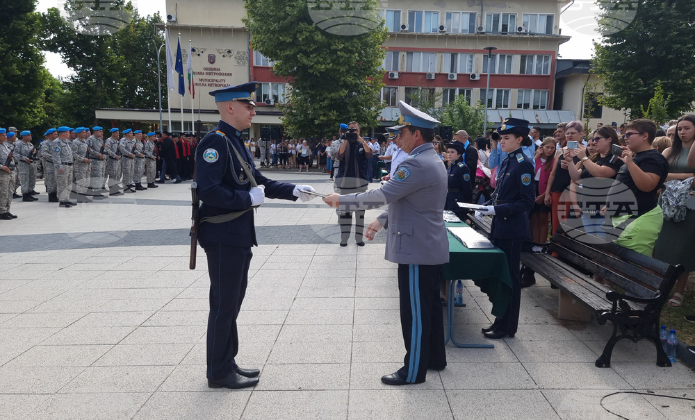 Долна Митрополия - тържествена церемония - випуск "Цар Симеон Велики"