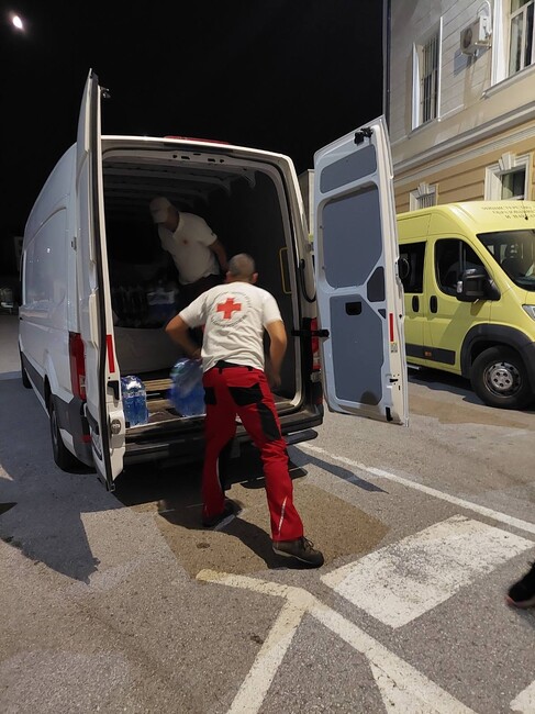 БЧК: Екип на БЧК беше на място в Елин Пелин в нощта на взривовете