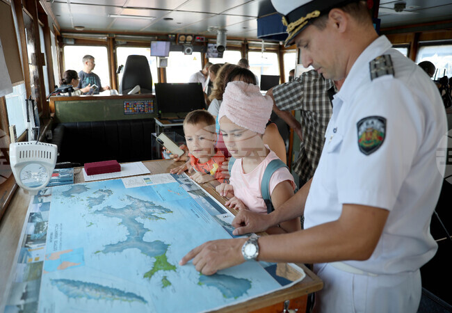 Кораб "Св. Св. Кирил и Методий" НИК 421 - ден на отворените врати