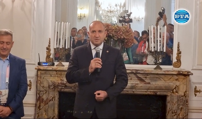 Президентът на Република България Румен Радев посети изложба в посолството на страната в Париж