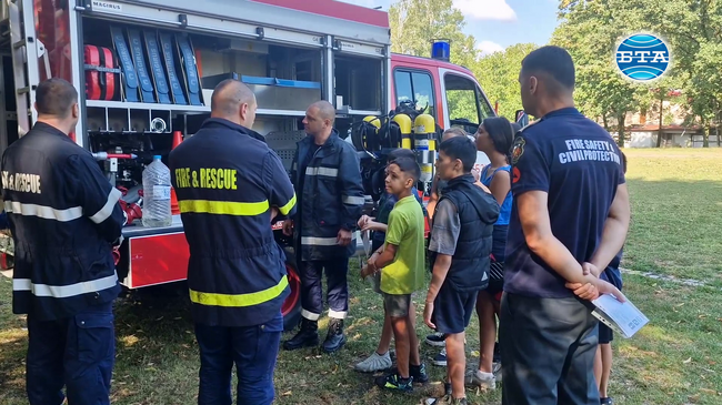 Детска академия по безопасност в Разград учи деца как да реагират при критични ситуации