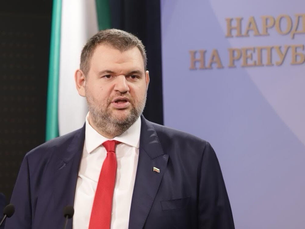 Делян Пеевски, председател на ДПС изпрати сигнал до и.ф. Главен прокурор за проверка на истинността на думите на Чакъров. Истината трябва да излезе наяве