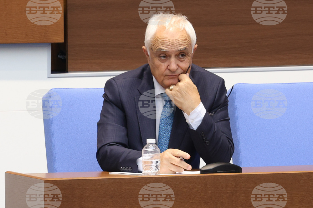 Парламент - заседание - Атанас Запрянов