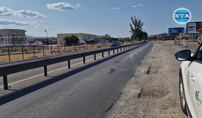 Трафикът през граничен пункт „Кулата" е спокоен и няма колони от автомобили