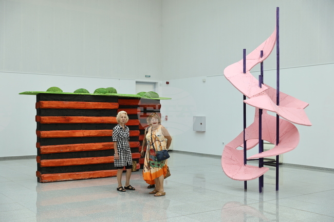 Пловдив - „Хоризонтално, отвесно, наклонено“ - изложба - откриване