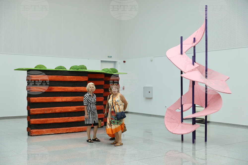 Пловдив - „Хоризонтално, отвесно, наклонено“ - изложба - откриване