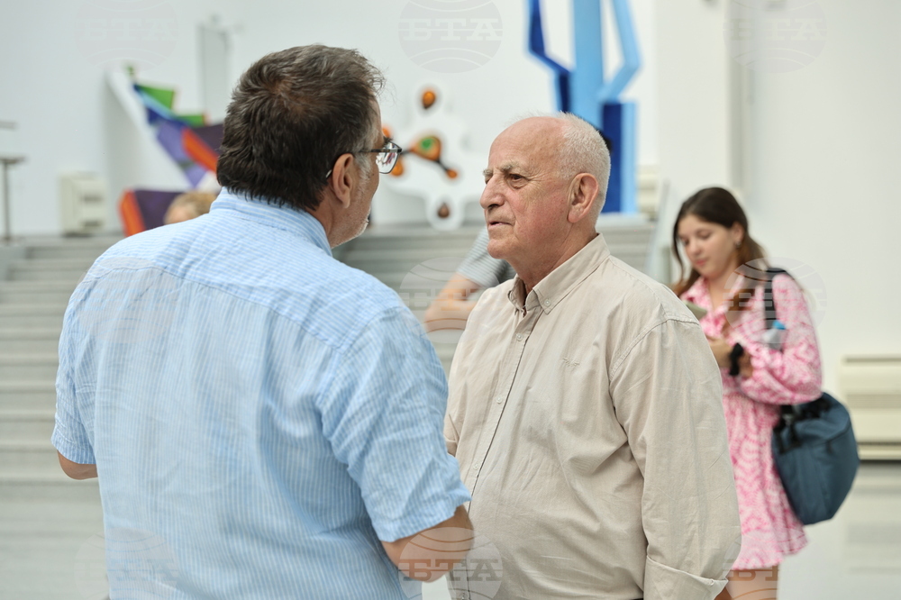 Пловдив - „Хоризонтално, отвесно, наклонено“ - изложба - откриване