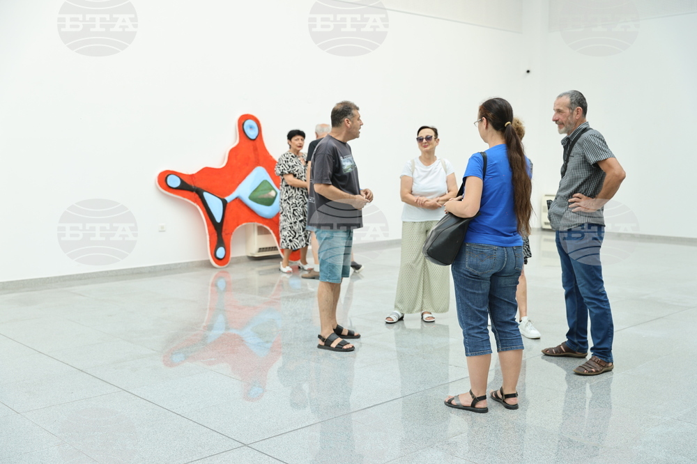 Пловдив - „Хоризонтално, отвесно, наклонено“ - изложба - откриване