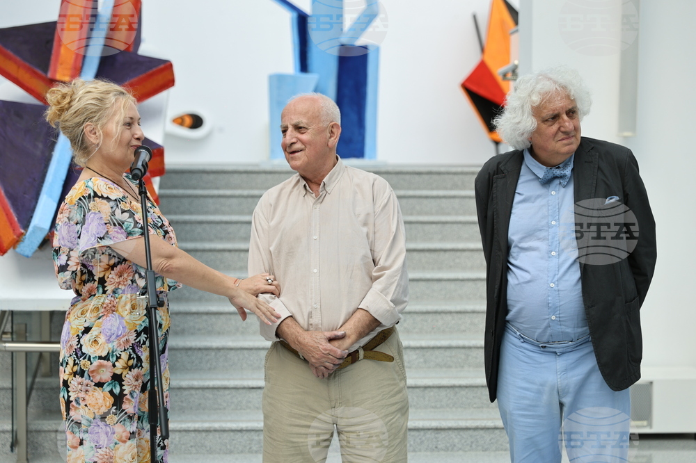 Пловдив - „Хоризонтално, отвесно, наклонено“ - изложба - откриване