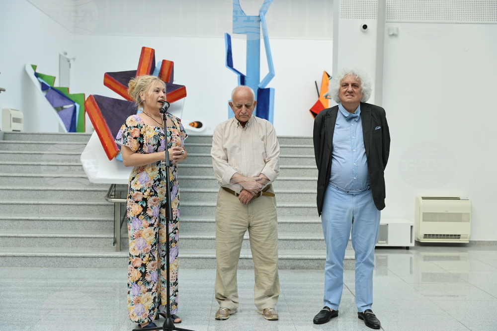 Пловдив - „Хоризонтално, отвесно, наклонено“ - изложба - откриване