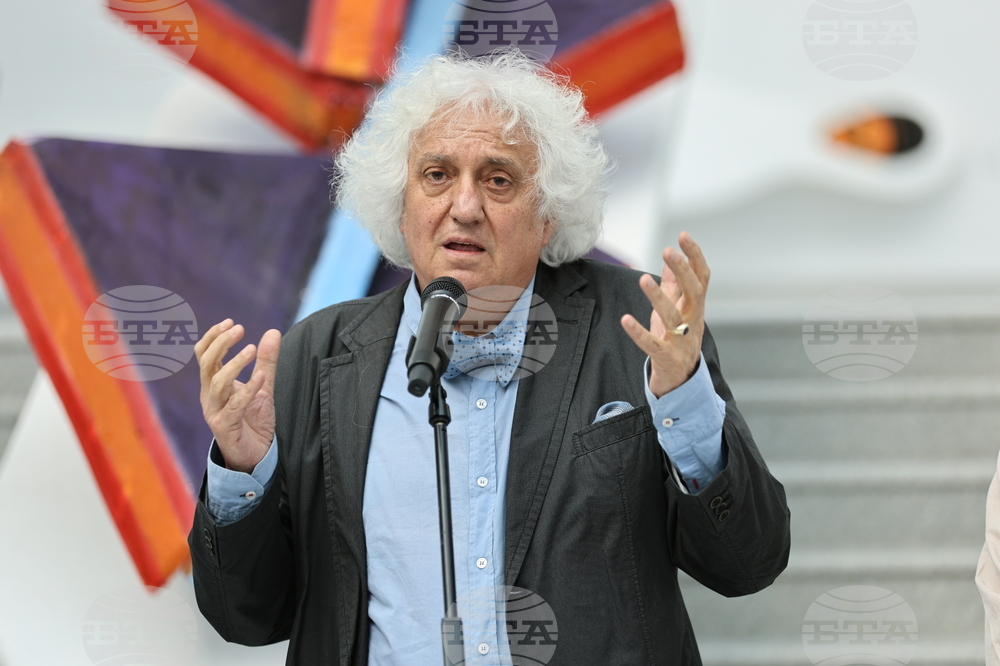 Пловдив - „Хоризонтално, отвесно, наклонено“ - изложба - откриване