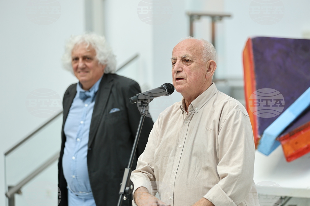 Пловдив - „Хоризонтално, отвесно, наклонено“ - изложба - откриване