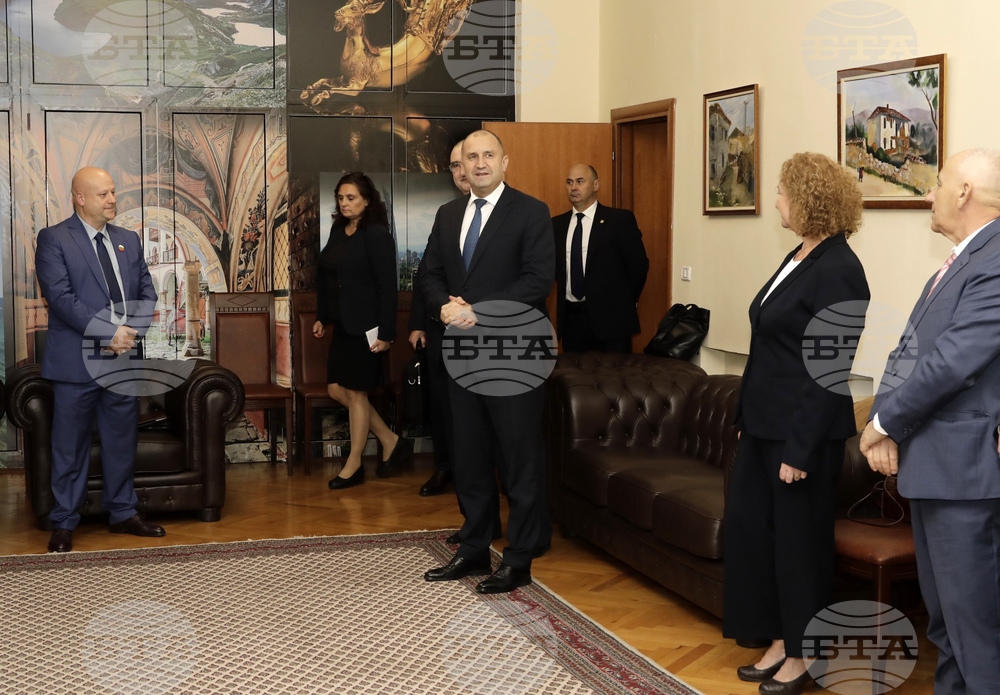 Албания - Румен Радев - посещение - българско национално малцинство - среща