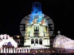 Премиера на музикалната поема „Рилският пустинник“ пред храм-паметника „Св. Александър Невски“, снимка – Даниел Димитров /БТА