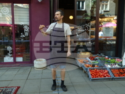 „Голямата маса - донеси храна, опознай съседа“ - инициатива