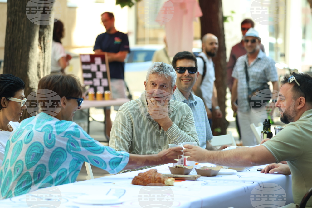 „Голямата маса - донеси храна, опознай съседа“ - инициатива