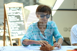 „Голямата маса - донеси храна, опознай съседа“ - инициатива