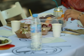 „Голямата маса - донеси храна, опознай съседа“ - инициатива