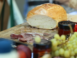 „Голямата маса - донеси храна, опознай съседа“ - инициатива