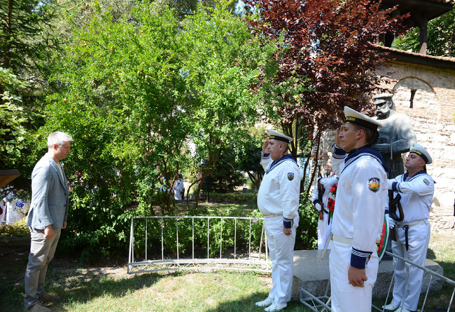 Община Варна: Кметът Благомир Коцев Варна почете 146-годишнината от Освобождението на Варна