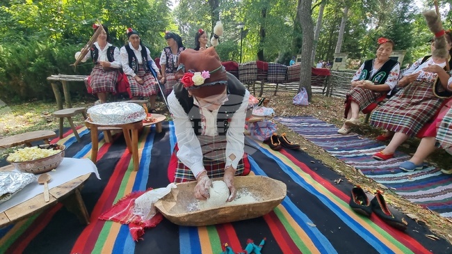 Котел - Фестивал на етносите, багрите и котленския килим