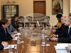 Румен Радев на среща с президента на ЕБВР: България работи за дългосрочни решения, които да гарантират надеждност и автономност на енергетиката