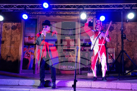 Ловеч - Тържествено бяха запалени светлините на коледната елха