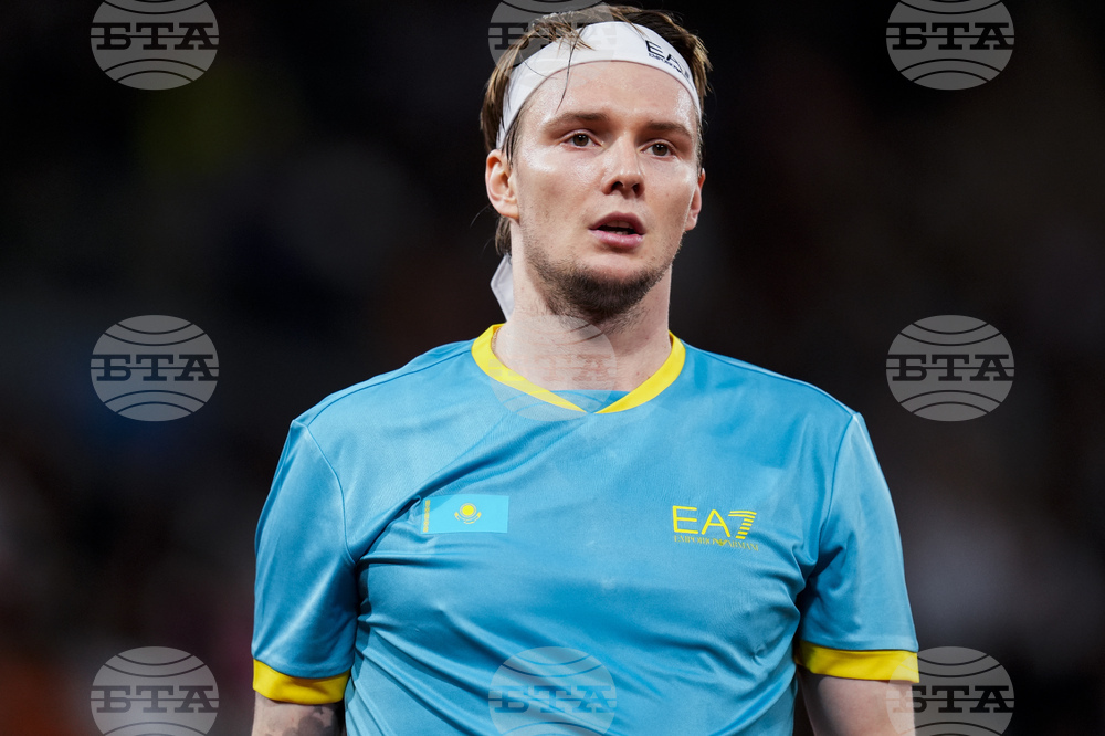 Шестият поставен Александър Бублик отпадна на старта на турнира по тенис в Аделаида